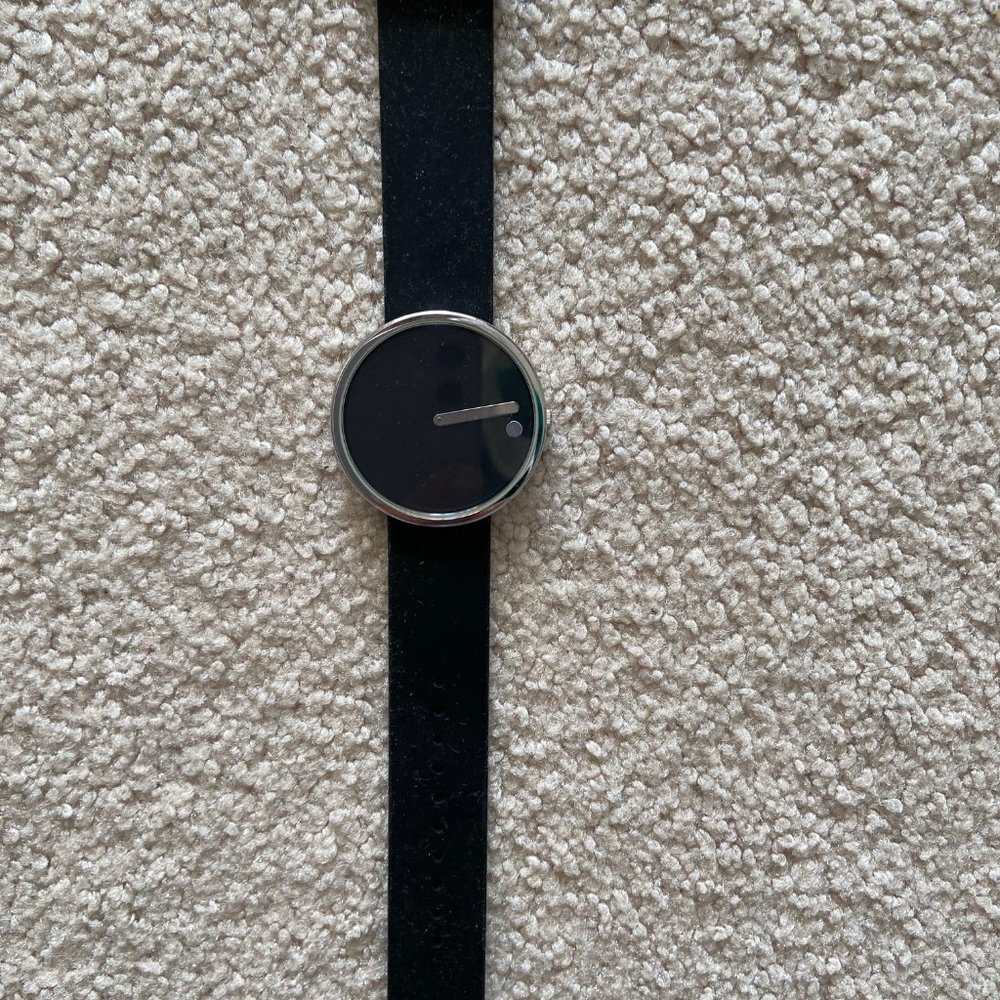 - 34 mm black dial black silicone strap bio based TPU strap